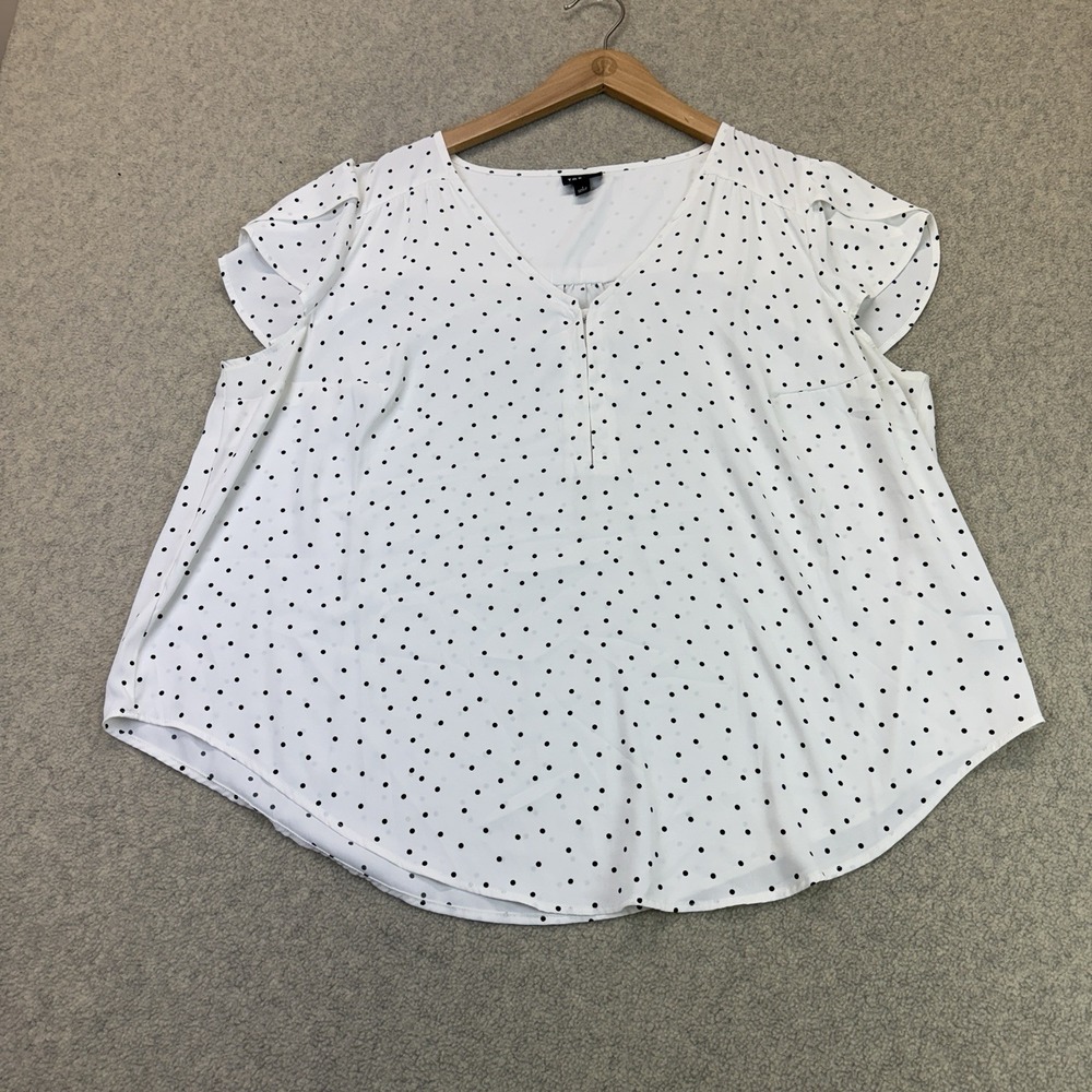 Torrid Harper White Black Polka Dot V Neck Flutter Sleeve Blouse Size 1